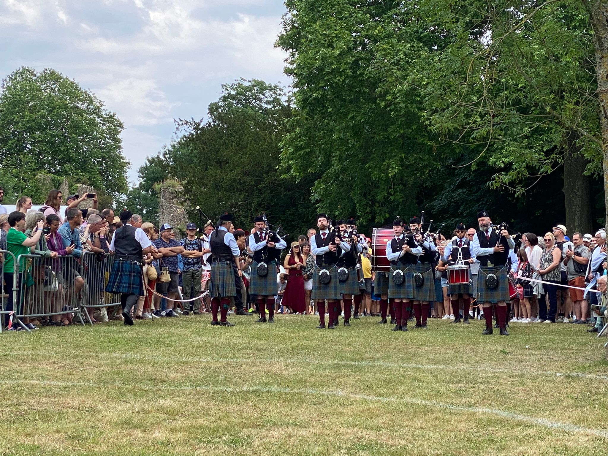 Stockbridge Pipe Band - Bressuire - June 2022
